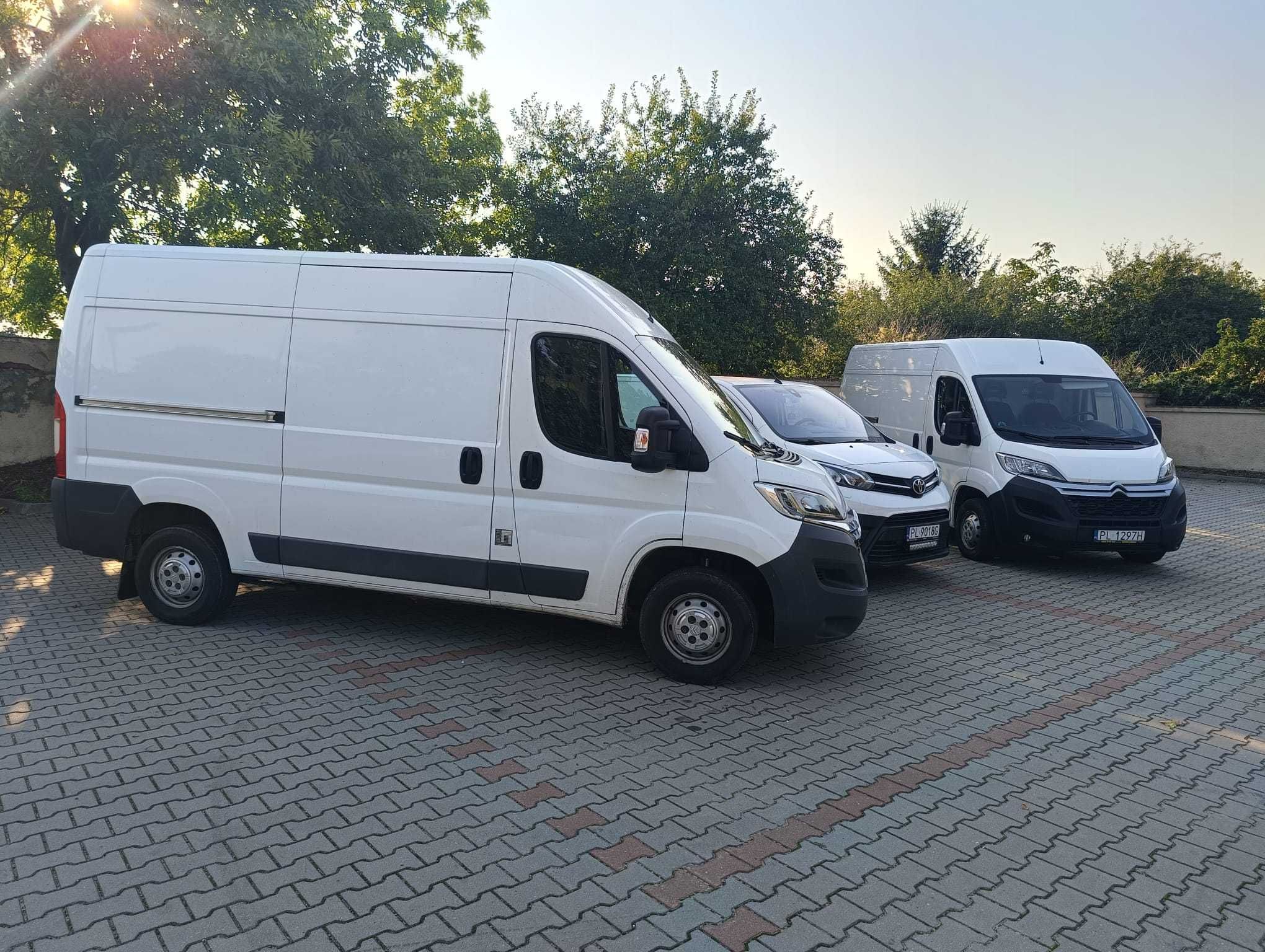 Wypożyczalnia Wynajem Busow Busa aut dostawczych osobowych Master