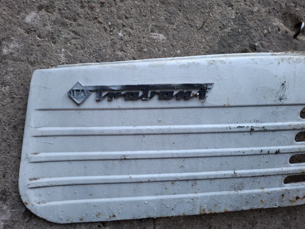 Grill, pas przedni, atrapa trabant
