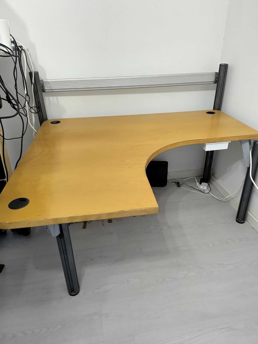 Mesa secretaria em L