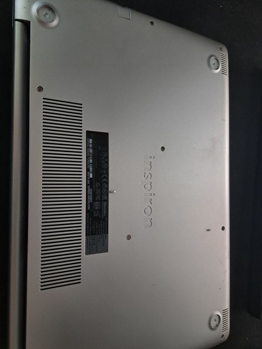 Dell Inspiron 5570