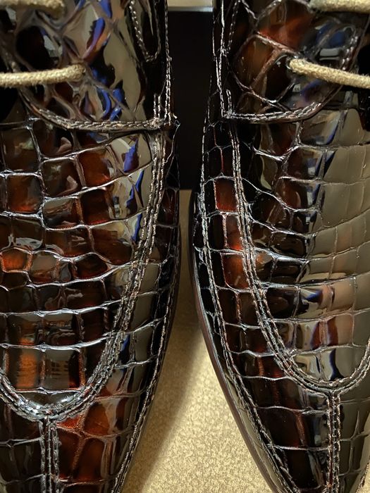 Туфлі з крокодила в лакіровці шкіряні.