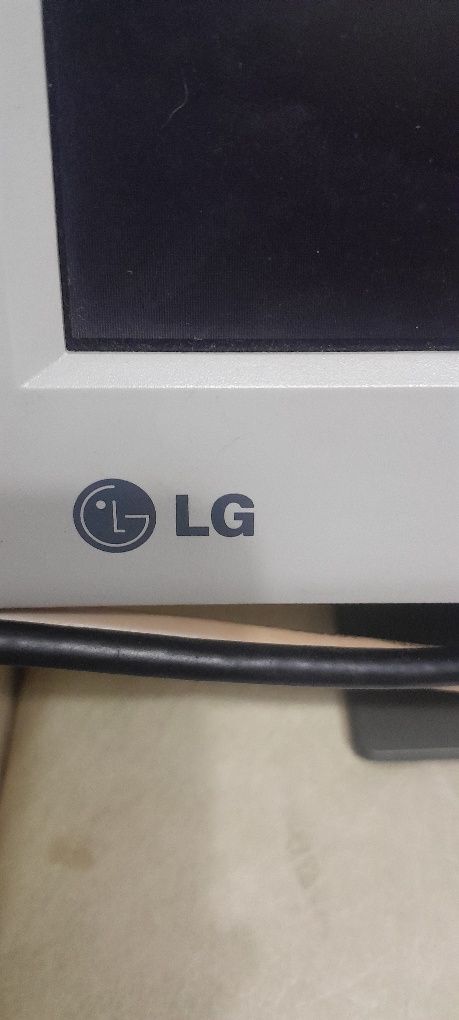 Monitor LG flatron