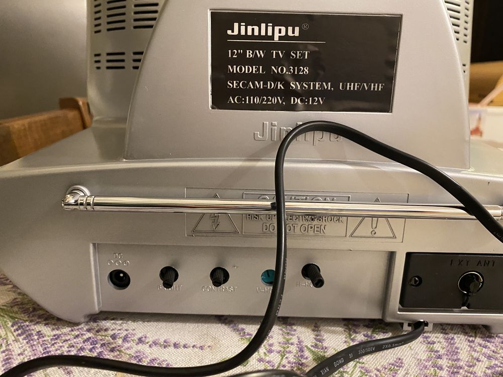 Телевизор jinlipu 12”