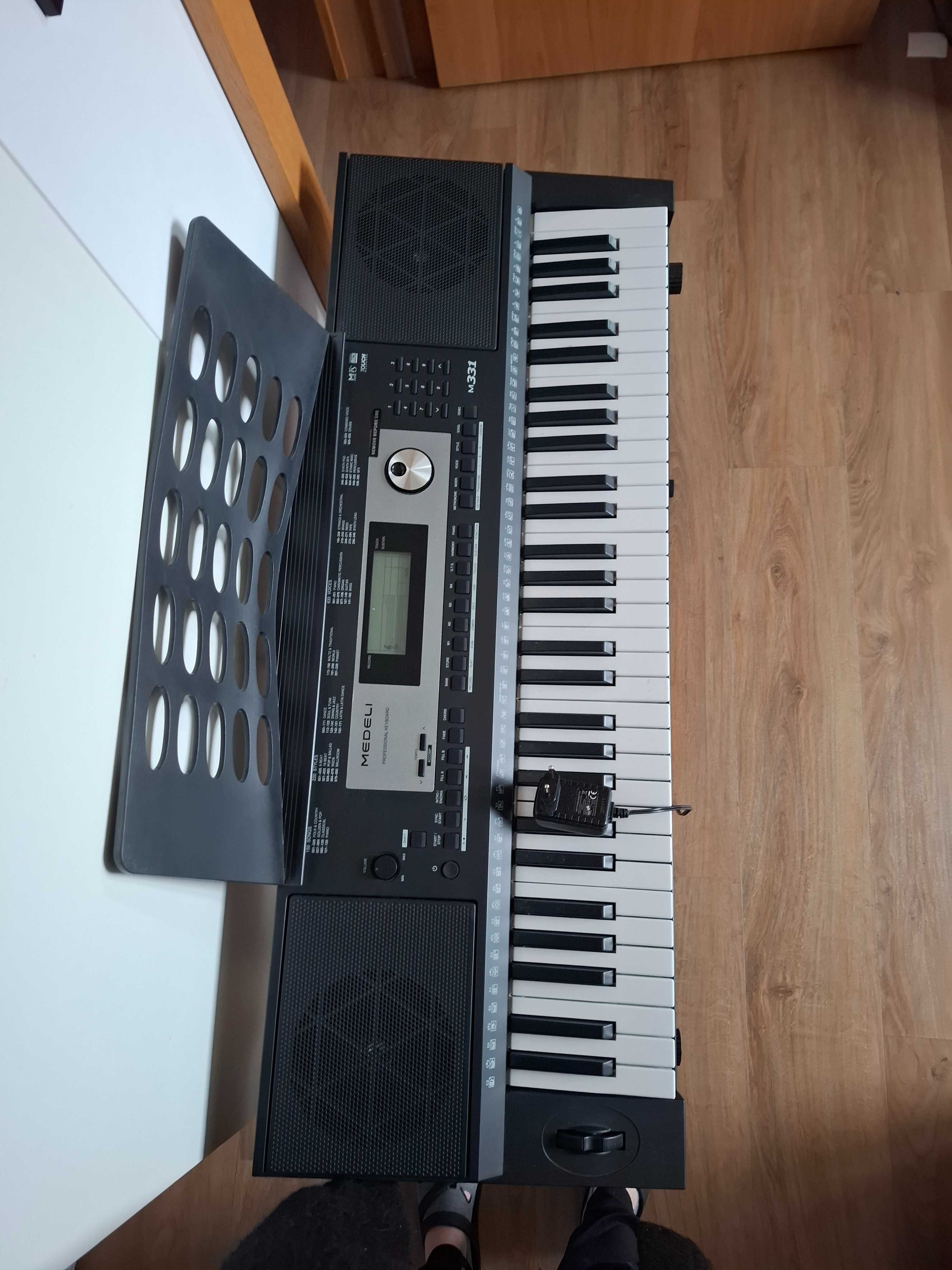 Keyboard Medeli M331