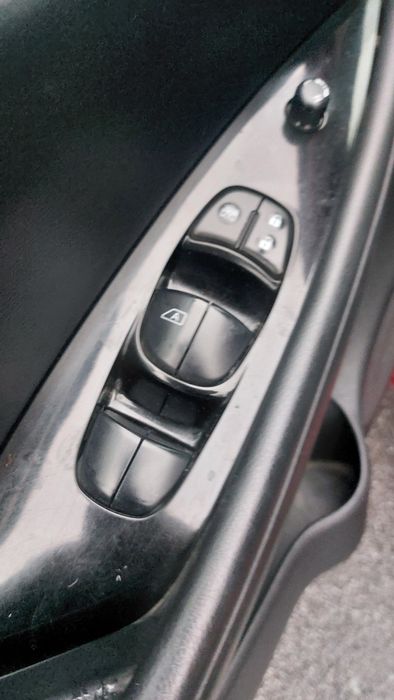 Nissan leaf.  ніссан ліф