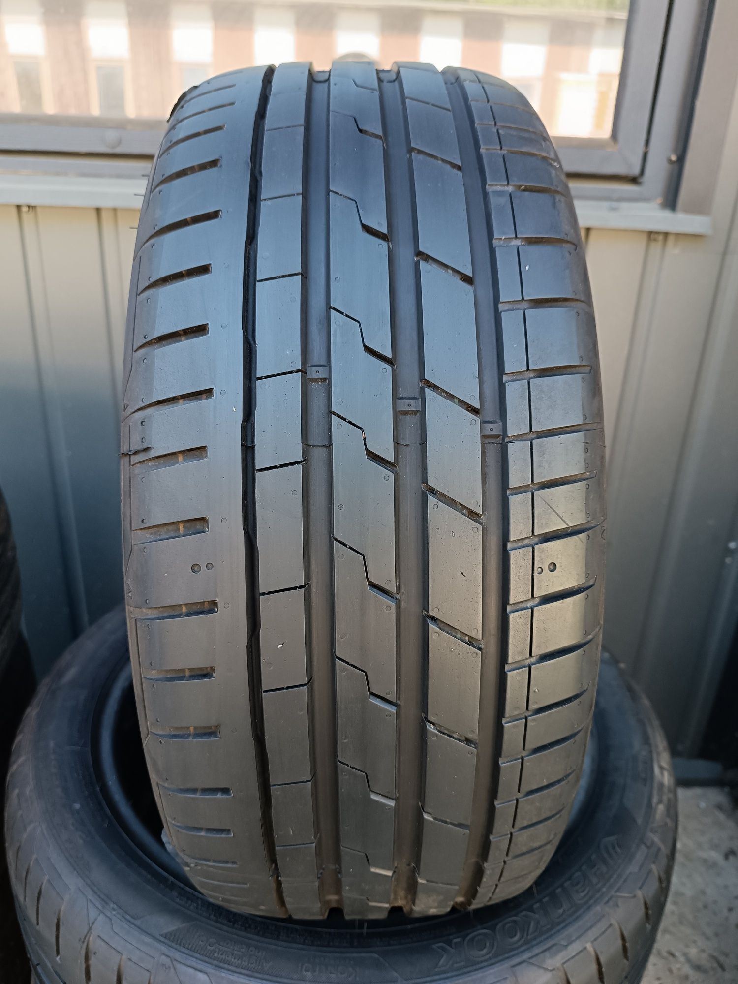 Літні шини 225/45/17 Hankook Ventus S1 evo3 RunFlat