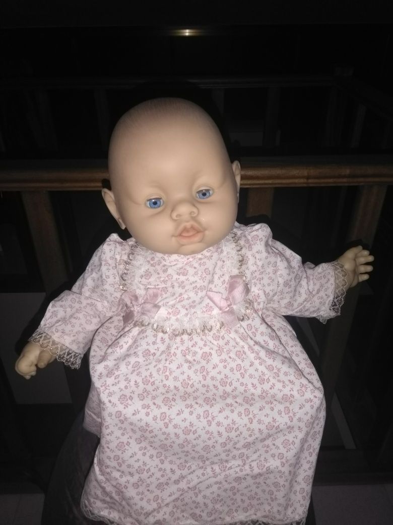 Boneca antiga, tipo bebé verdadeiro