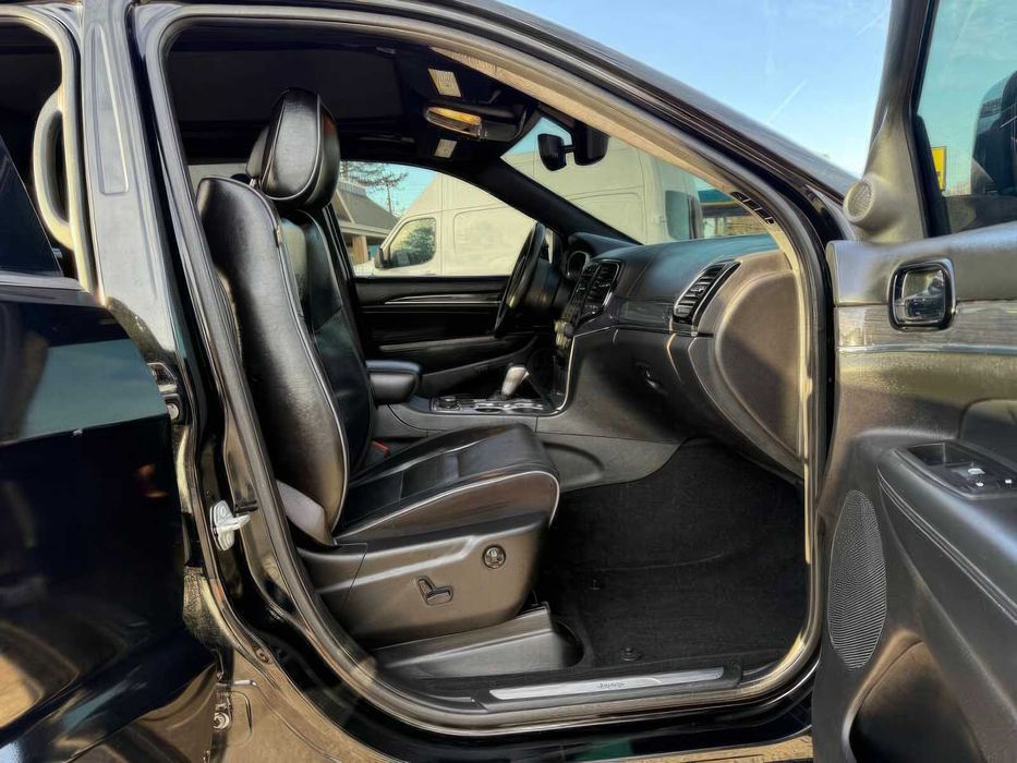 Jeep Grand Cherokee Overland      2020