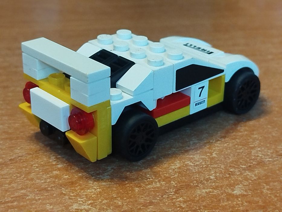 Klocki LEGO białe Ferrari