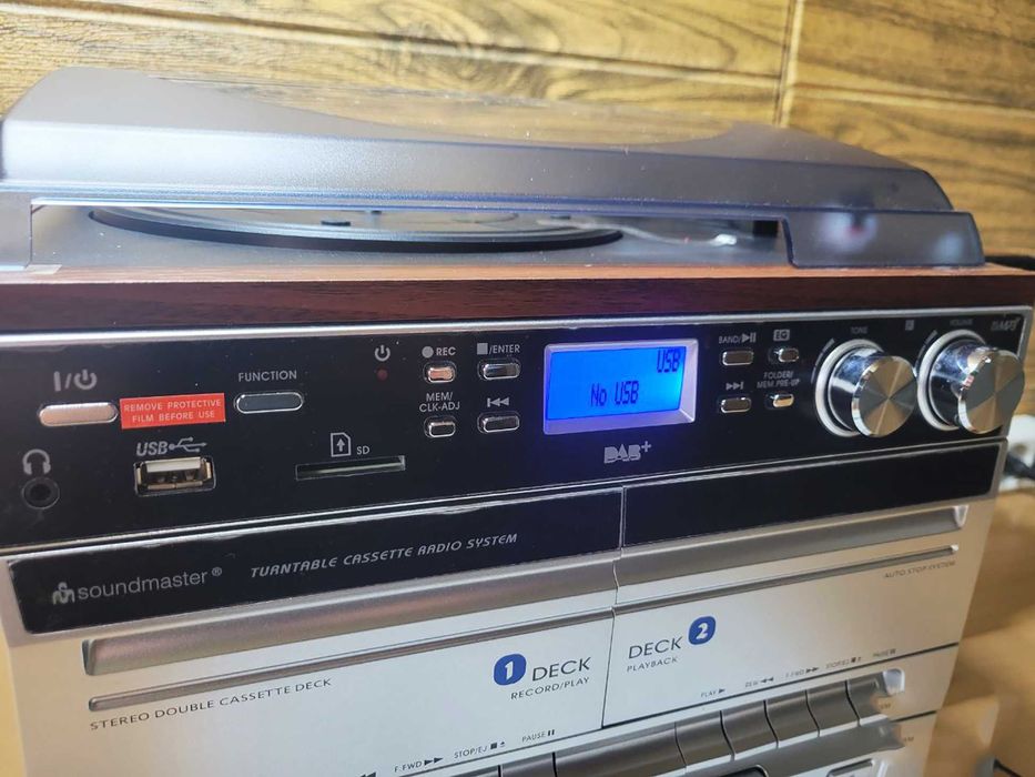 ВАДА ! Двохкасетний CD вініловий програвач Soundmaster MCD5550