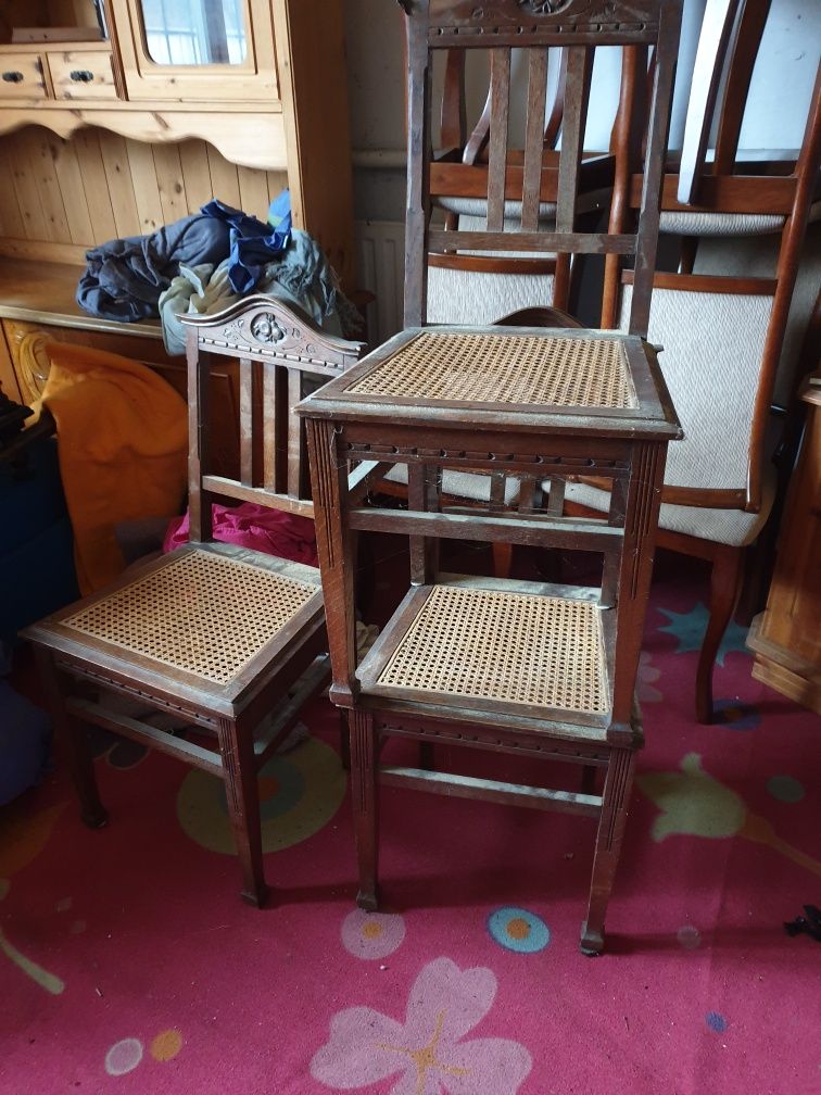 Stare krzesła do renowacj