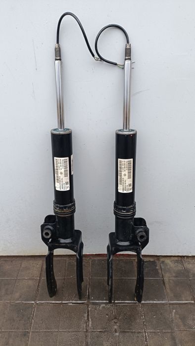 Стойки передние, амортизаторы, пневмо Touareg nf 2013 .7P6.413.032.Q.