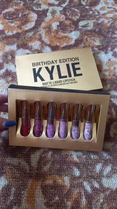 набор матовых помад от kylie
