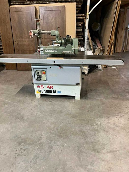 Станок фрезерний  Sikar.Вертикально фрезерний з податчиком