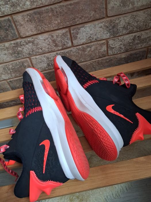 Чоловічі баскетбольні кросівки Nike LeBron Witness 5 EP Bred