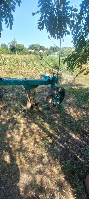 Продам плуг  на високій