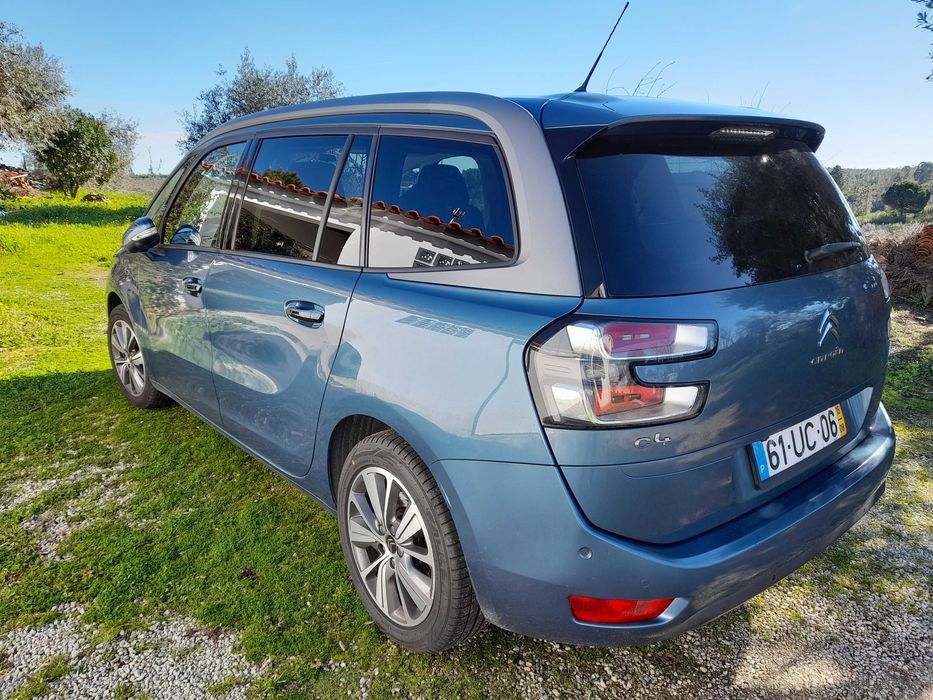 Vendo Citroen C4 Grand Picasso (até 7 lugares) em excelente estado.