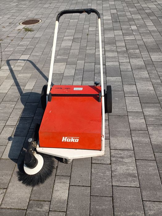 Zamiatarka ręczna Hako Flipper z boczną szczotką