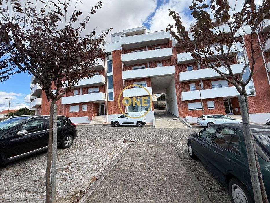 Excelente apartamento em condomínio fechado!