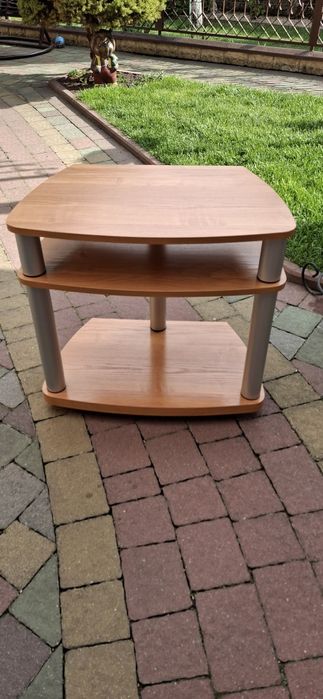 Тумба ТВ, підставки під вазони