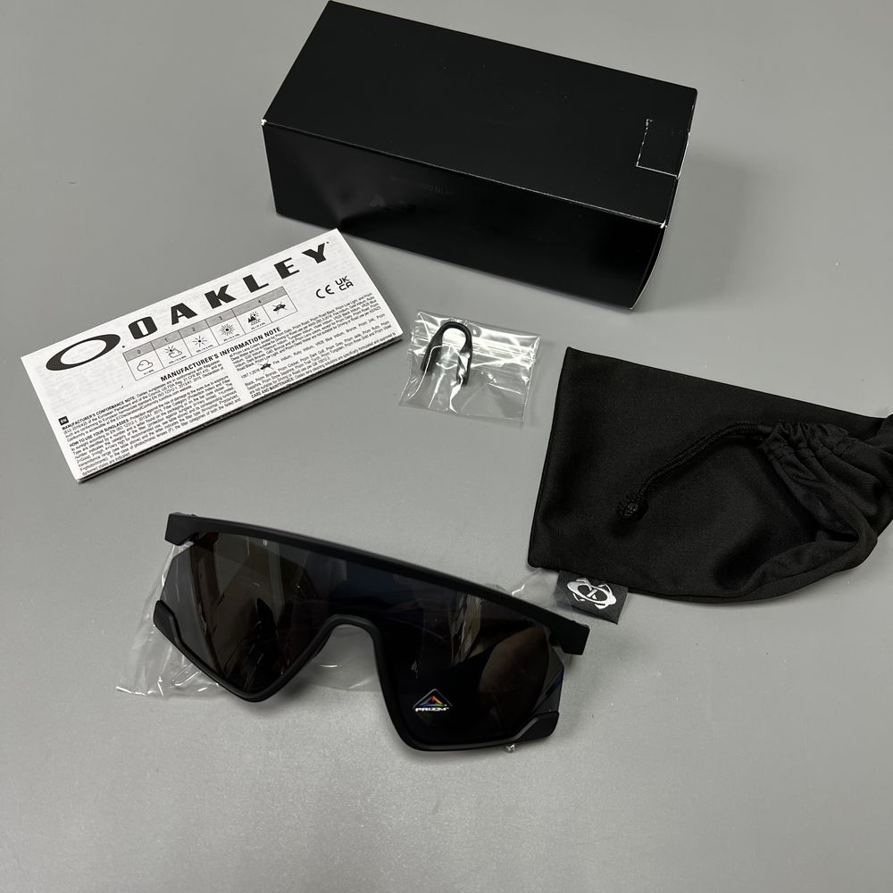 Oakley BXTR Matte Black оригинал новые солнцезащитные очки (NEW)