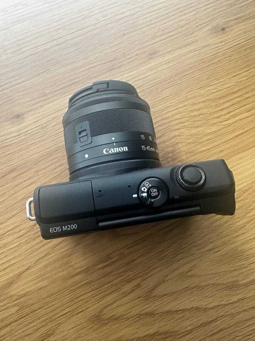 Canon m200 + 15-45mm IS STM Kit Black