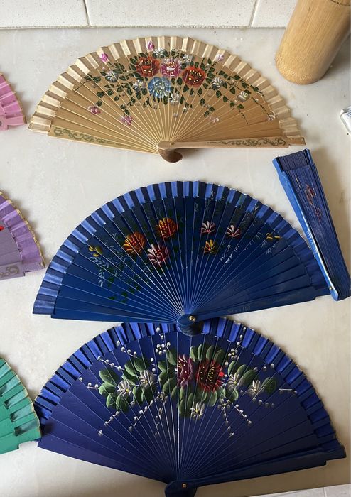 Leques NOVOS médios pintados à mão - 19 cm