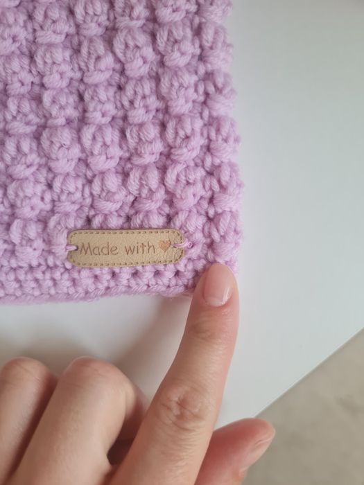 Ręcznie robiony sweterek dla niemowląt z wełny merino 100%