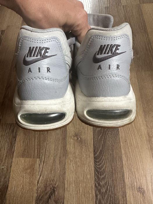 Кросівки Nike p41 устілка 26,5см