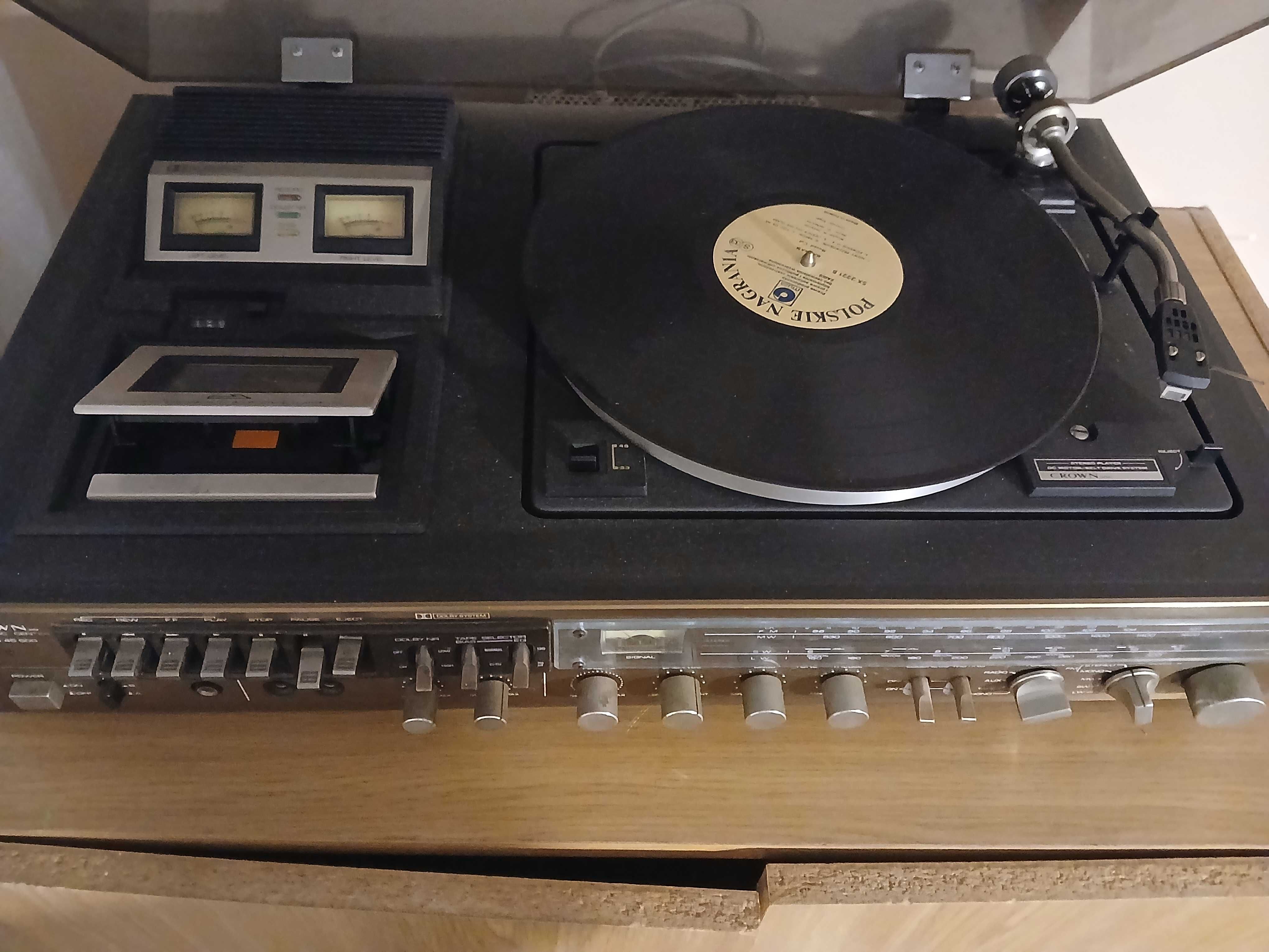 Crown stereo music