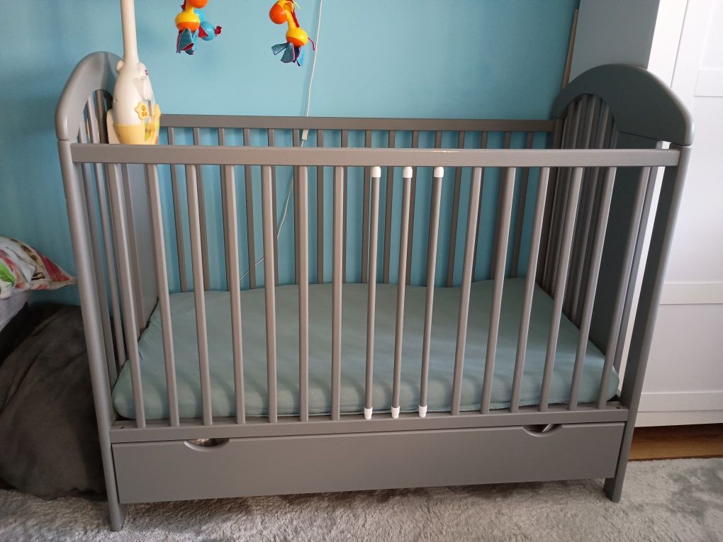 Łóżeczko niemowlęce Tymek 120x60 z materacem, szufladą