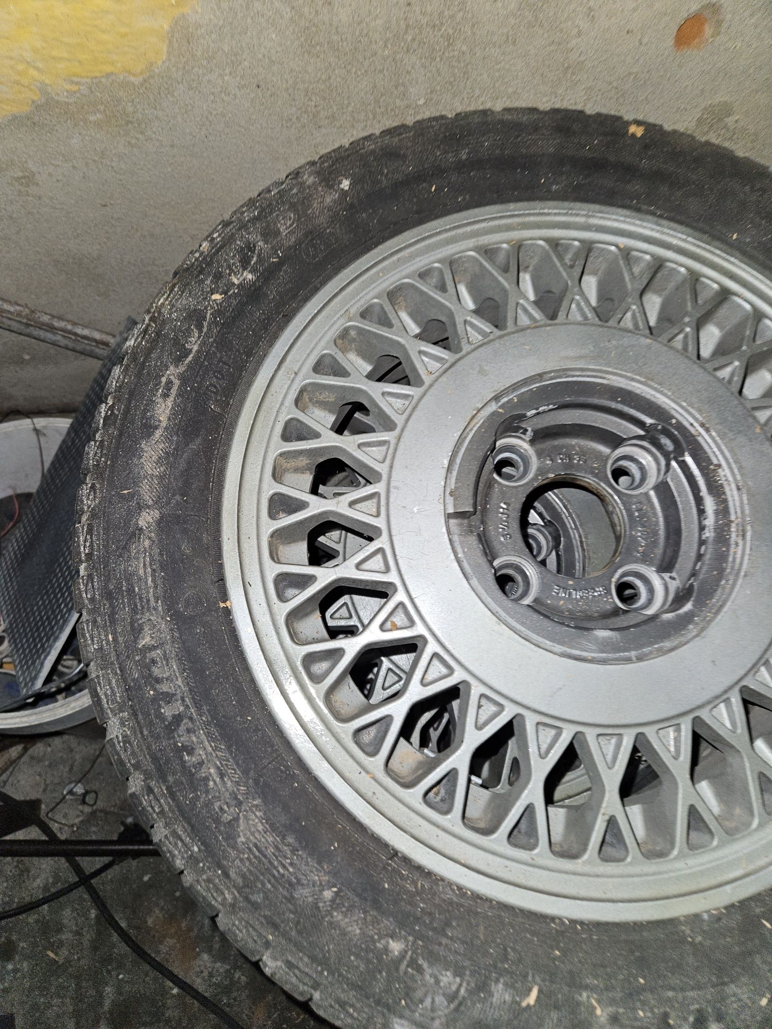 Jantes e pneus 14" clio baccara