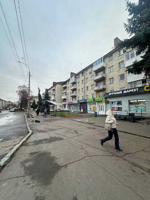 Пр Миру 44м2 Здам ФАСАДНЕ приміщення з АКТИВНИМ Трафіком біля Зупинки