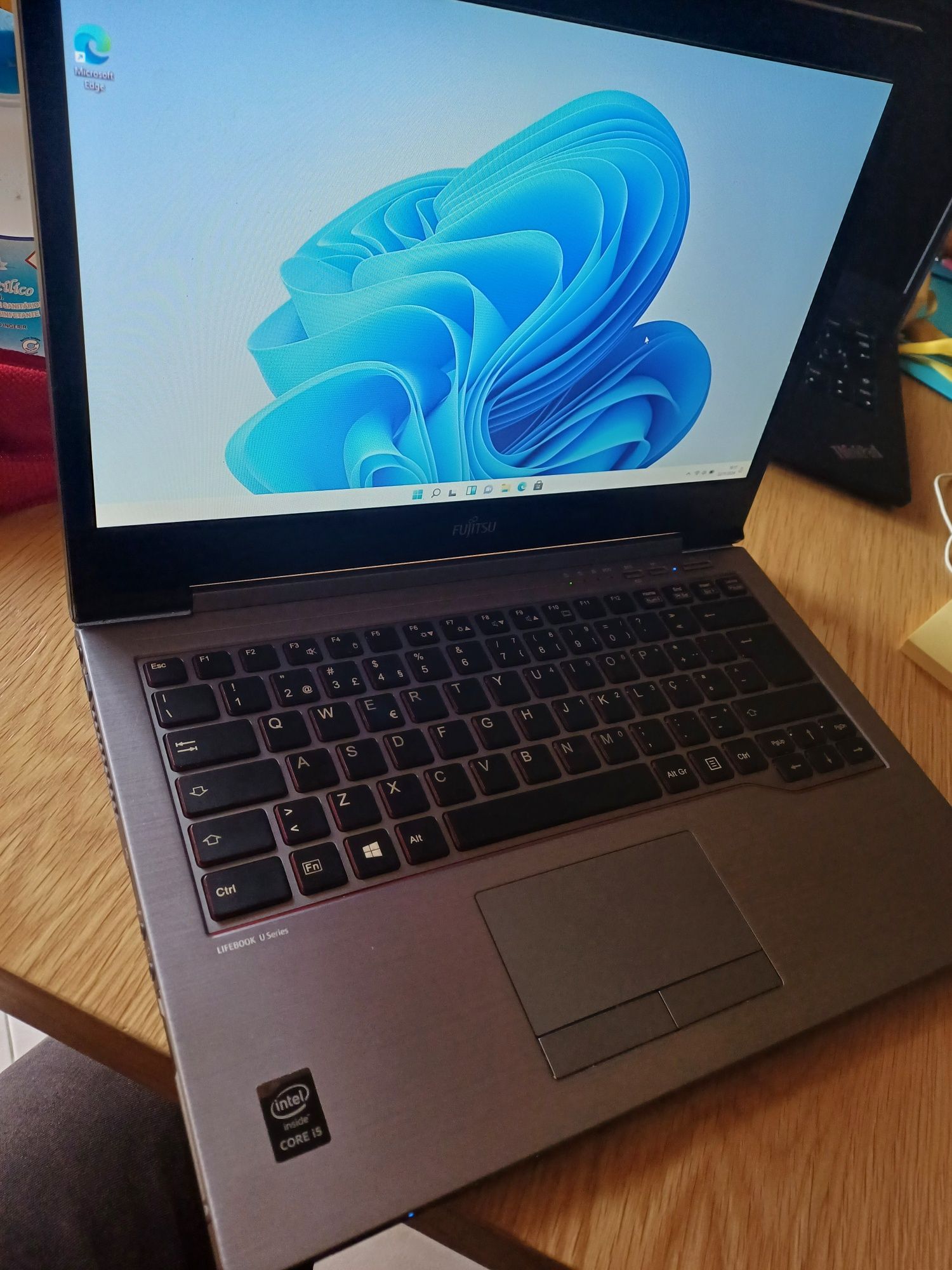 Portail fujitsu siemens i5 8gb ram 500hdd windows 11