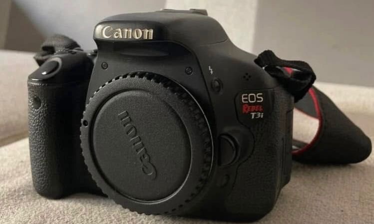 Câmera Cânon Rebel t3i