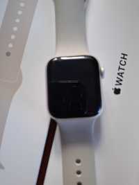 APPLE Watch SE 2022 A2722 GPS 40 mm silver.