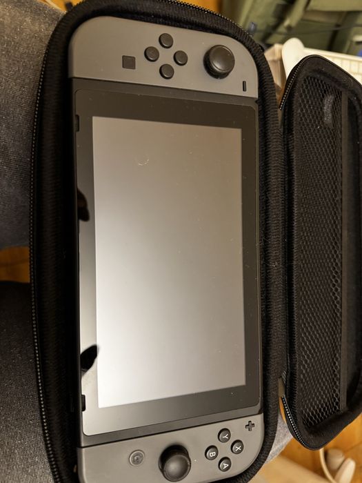 Приставка Nintendo Switch + карта microSD 128gb