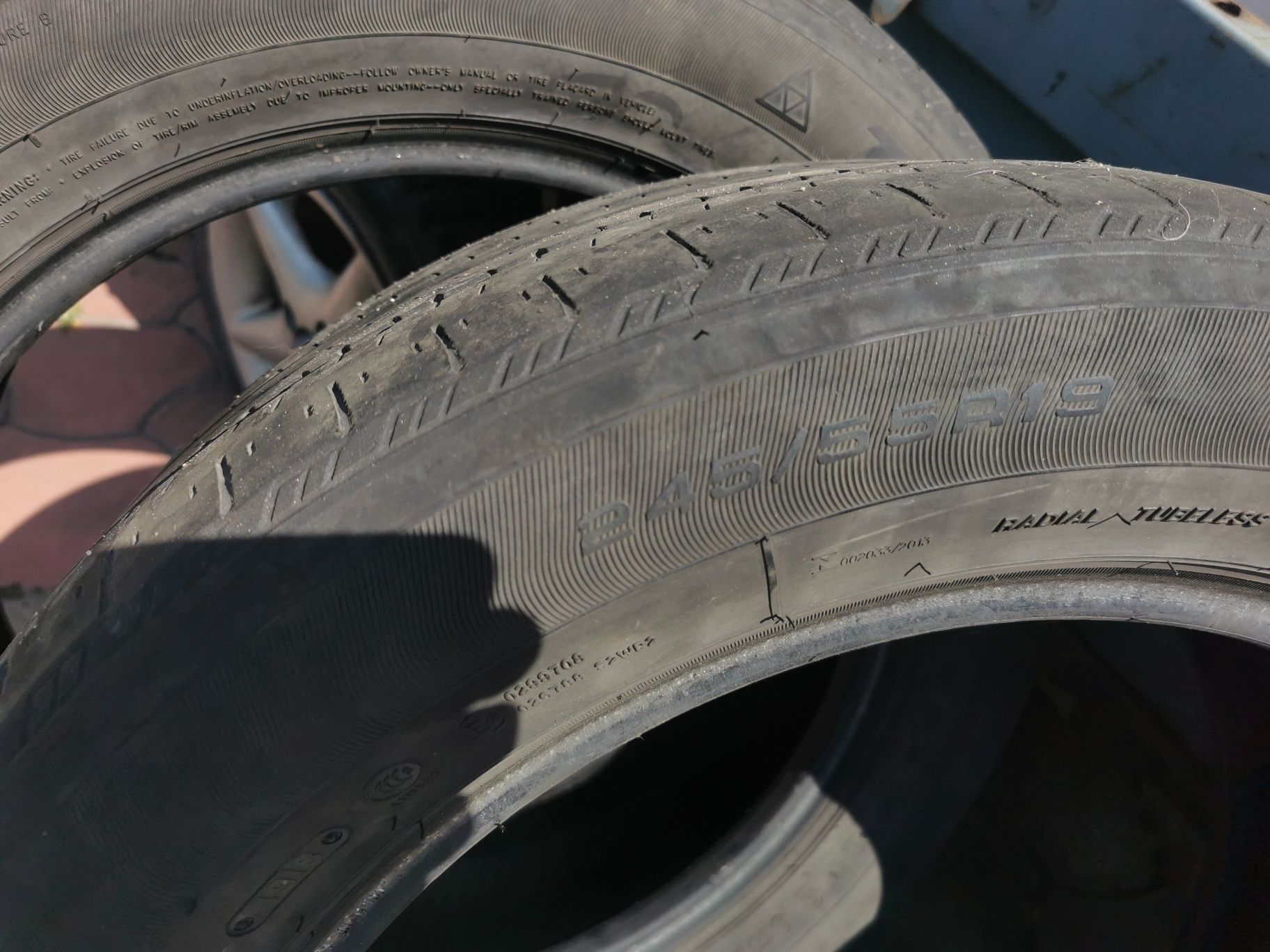 Продам шини 245/55 R19