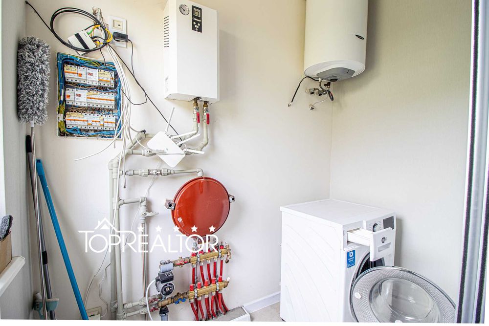 Продам 2-поверховий будинок з ремонтом Флорінка-2 (Флоринка)