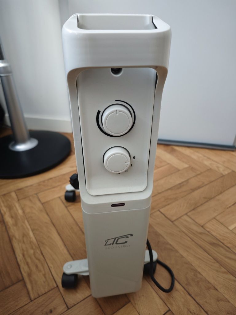 Grzejnik 10 żeberek 2500W
