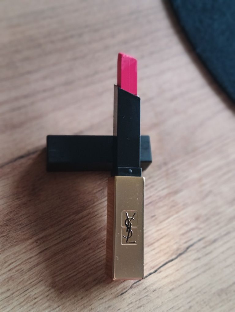 Pomadka yves Saint Laurent 14