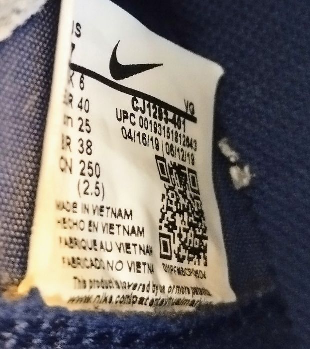 Chuteira Nike Mercurial  azul marinho nº 40