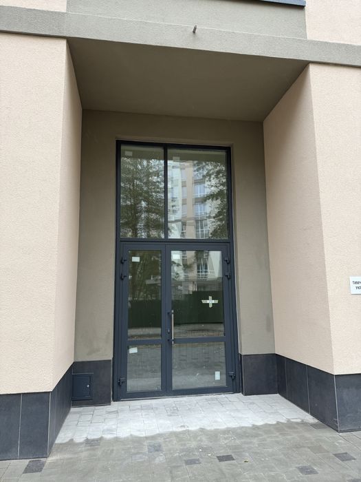 Оренда приміщення ЖК Крона Парк фасад + підвал 144 м. кв.