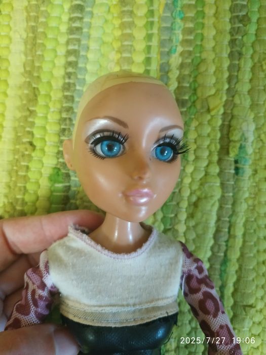 Кукла moxie teenz