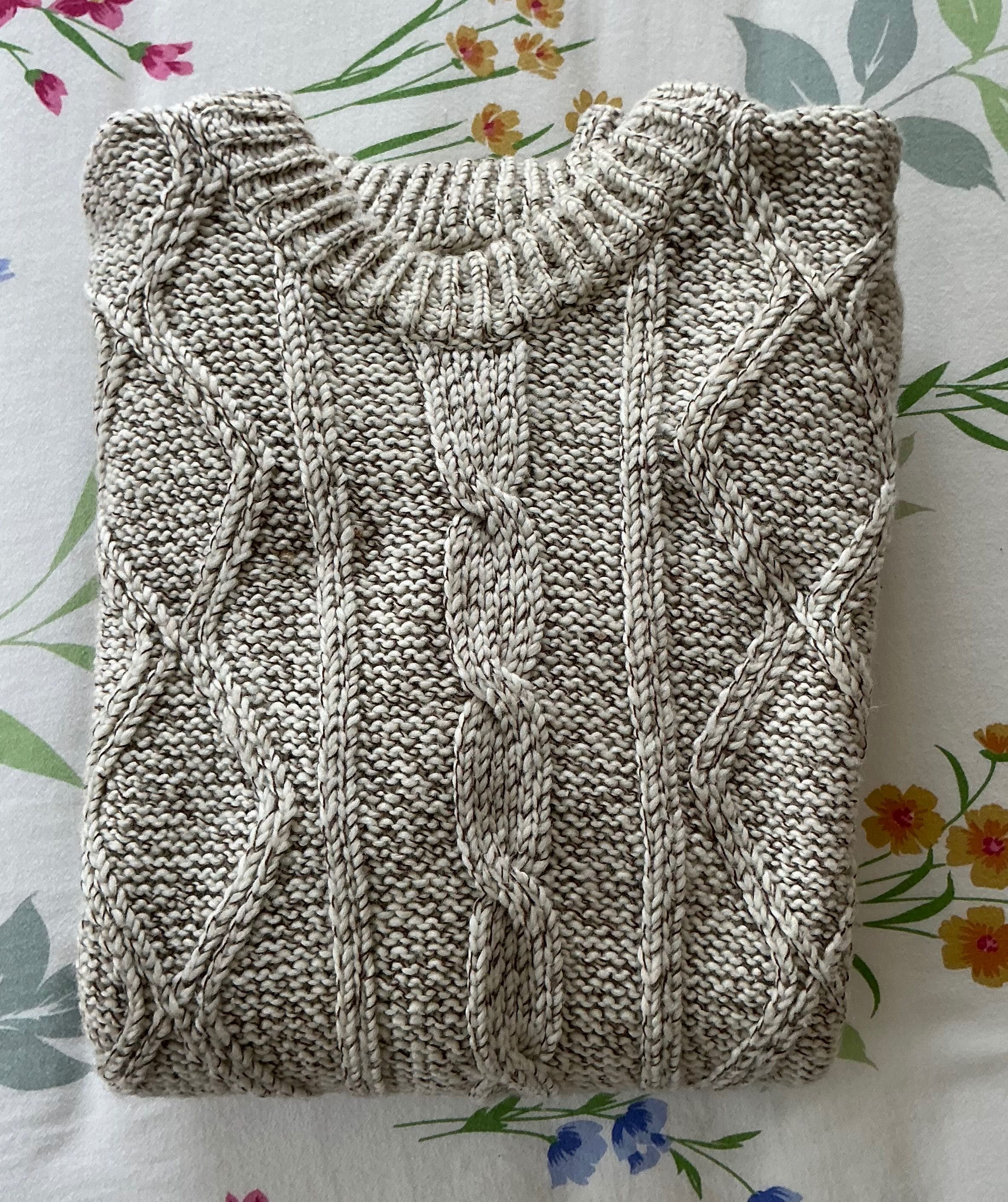 PULLOVER de lã . Novo.
