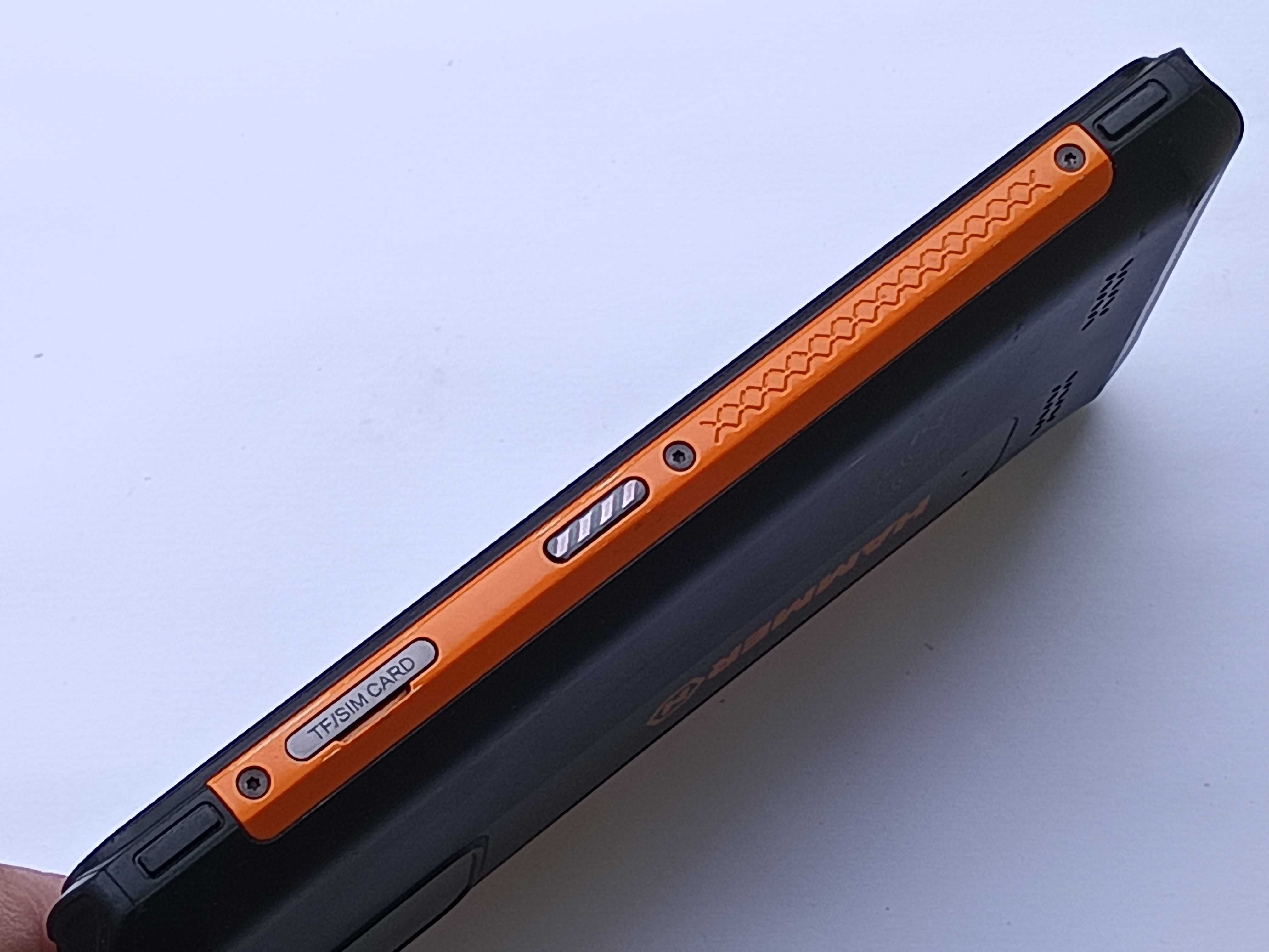Hammer Iron 4 4GB/32GB Android 12 sprawny zestaw ekran bez rys