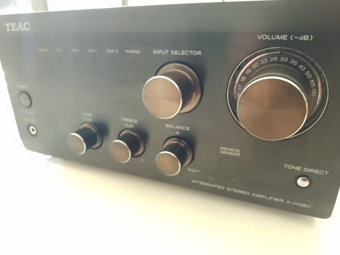 Wzmacniacz stereo Teac
