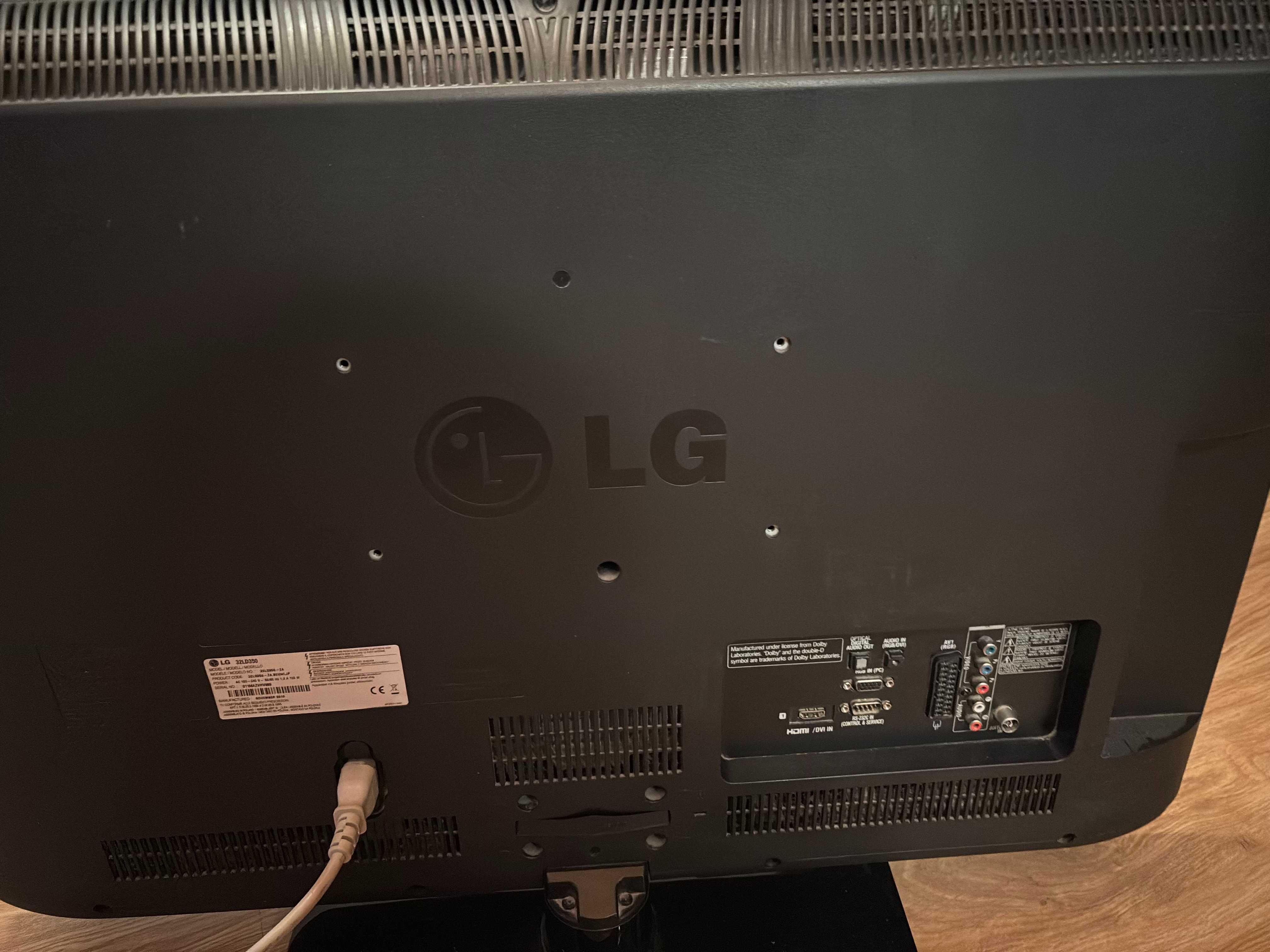 Telewizor LG 32LD350 32 cale + dekoder do DVB-T2