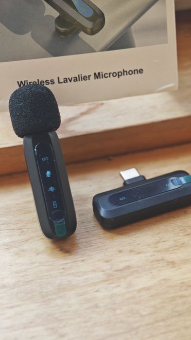 Micro wireless lapela
