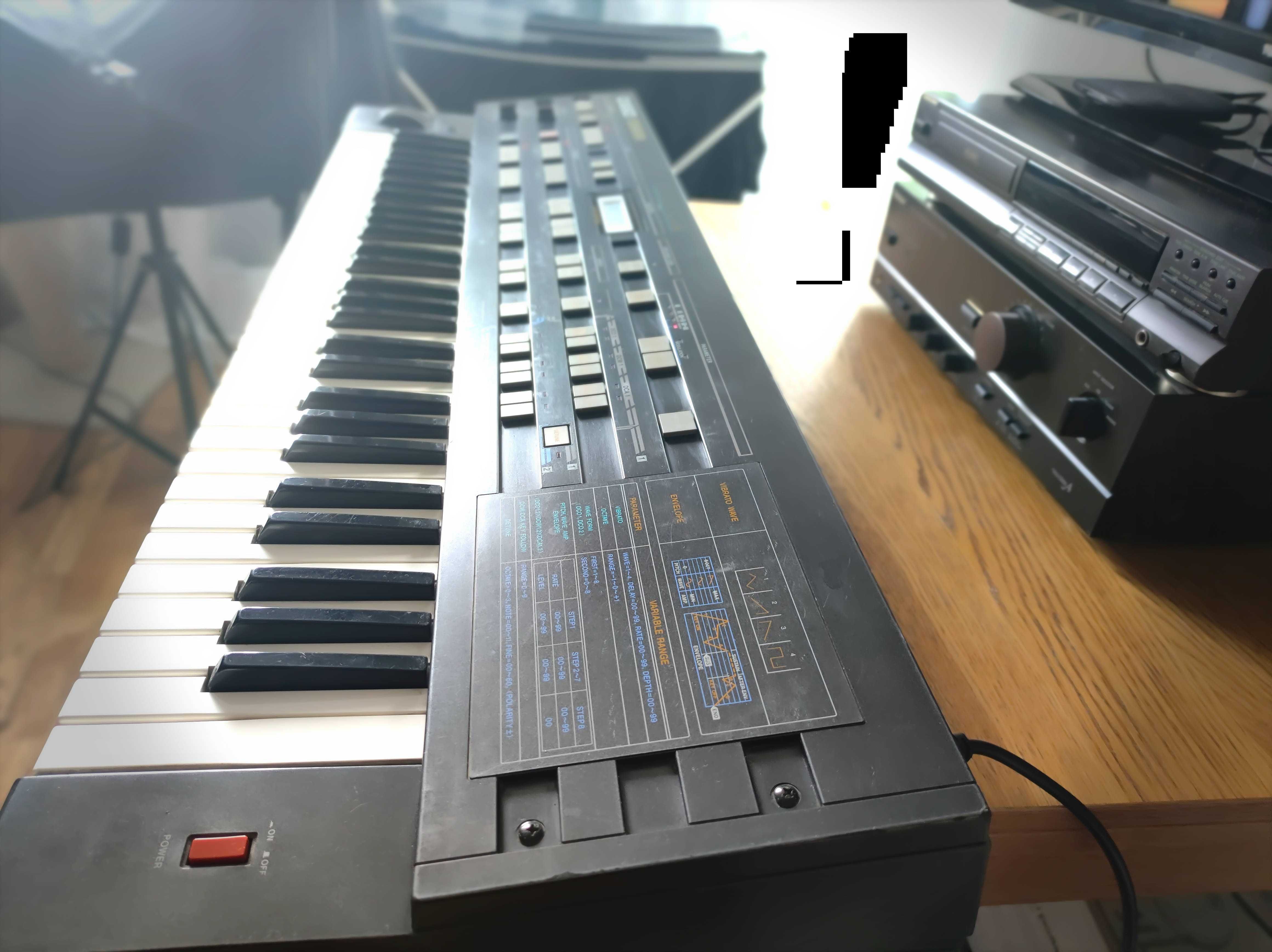 Casio CZ-3000 16-tonowy polifoniczny syntezator cyfrowy